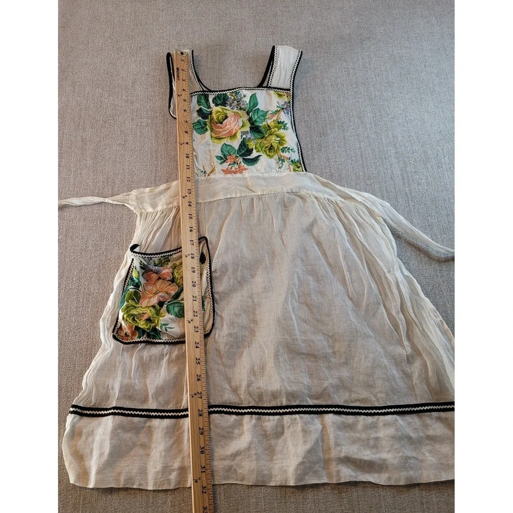 Vintage‎ Bib Apron With Pocket Sheer Fabric w/ Flowers Roses Grannycore